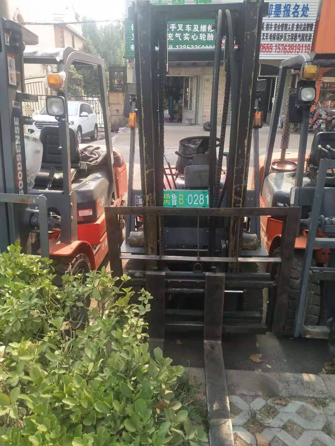 叉車(chē)