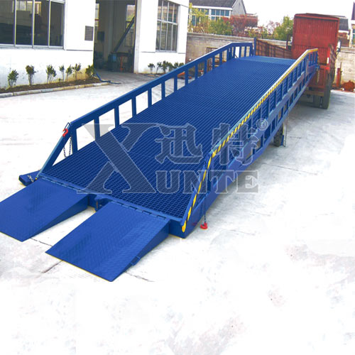 迅特：移動(dòng)式液壓登車橋