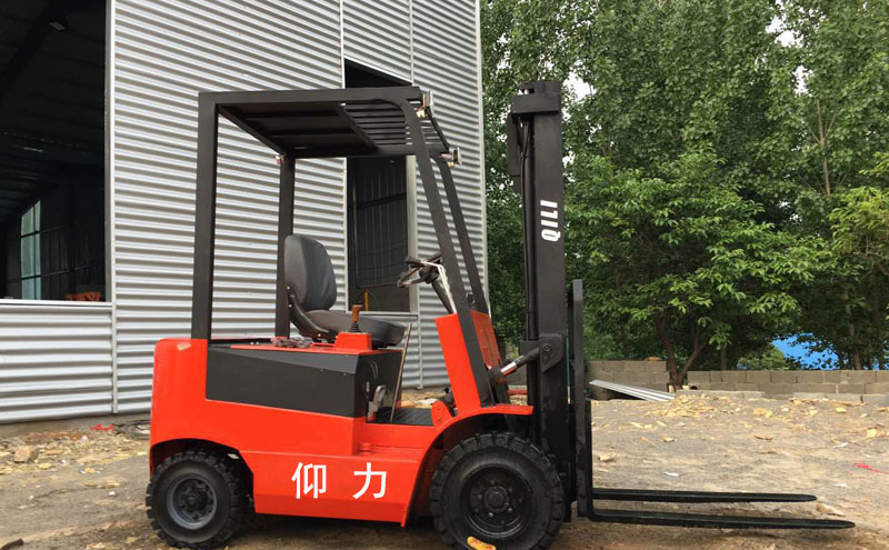 仰力電動(dòng)叉車