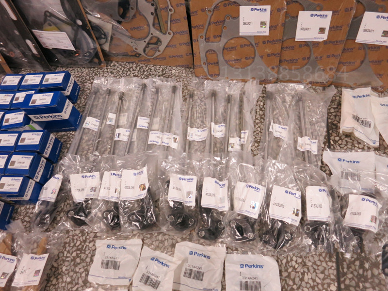 悍牛液壓鑿巖鉆機HN100A HN120Perkins發(fā)動機配件