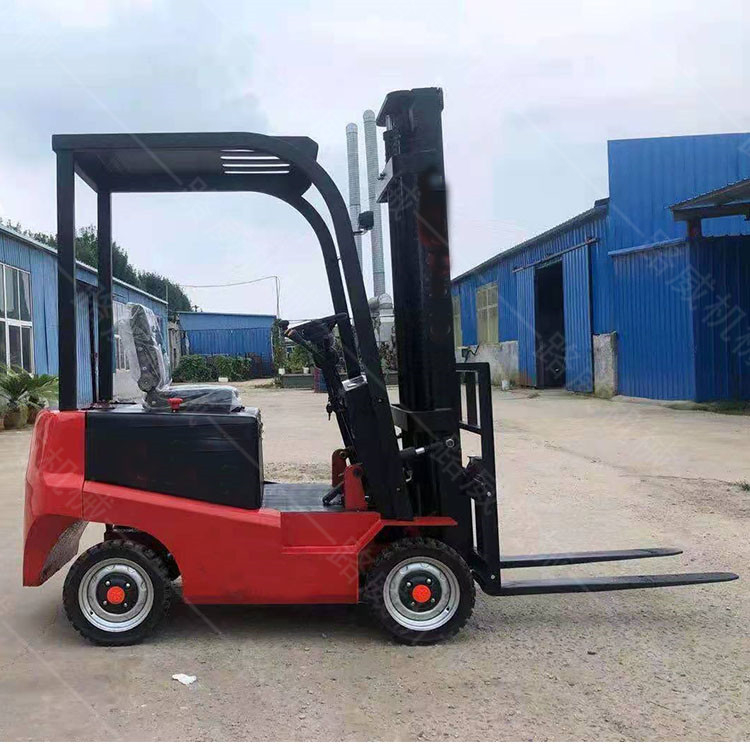出售蓄電池平衡重式叉車 2噸小型堆高車 四輪座駕式電動(dòng)叉車