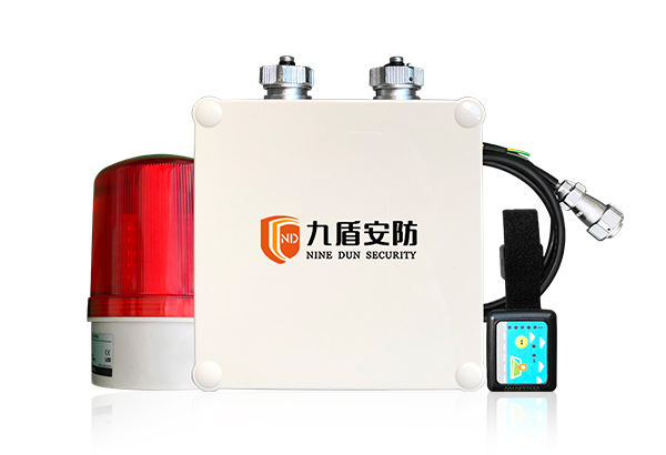 UWB叉車防撞預警報警系統(tǒng)拐角盲區(qū)無線測距行人倒車碰撞