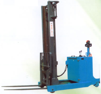 東莞順昌1.5噸前移式電動(dòng)堆高機(jī) SCE-1535