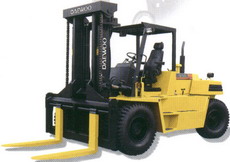 斗山內(nèi)燃充氣胎叉車(chē) D100