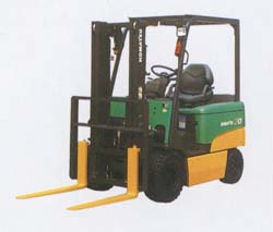 小松內(nèi)燃平衡重叉車 AE30