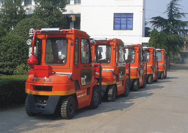 衡陽奔騰BT出口車