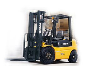 廈門(mén)廈工2.5噸H系列內(nèi)燃叉車(chē)