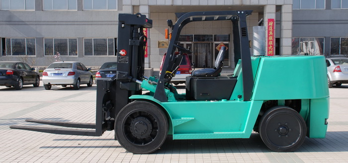 大叉5噸   朝柴發(fā)動機(jī) CPCD50
