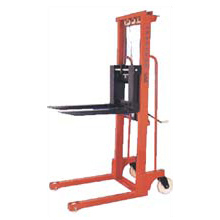 手動(dòng)絞盤(pán)式堆高車(chē) CTJ500