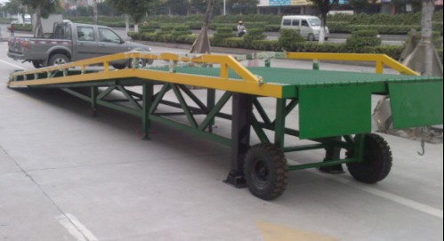 登車橋系列佛山鑫力廠家直銷|佛山移動式登車橋