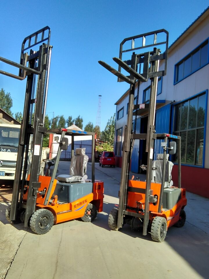 電動(dòng)叉車專業(yè)制造,電動(dòng)叉車廠家直銷 LLD-15
