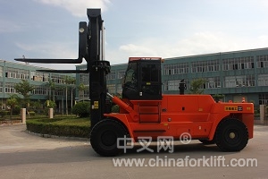 供應(yīng)國產(chǎn)大型35噸叉車報價鋼鐵鋼材石頭石材350型35噸叉車價格 HNF-350